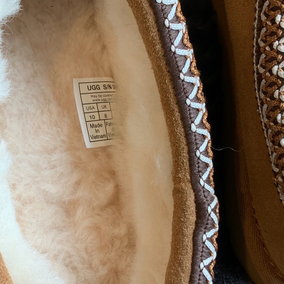 EUC Women’s UGG Tasman Chestnut In Box Size 10 - Picture 7 of 17